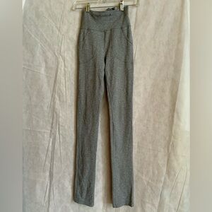 Lululemon Skinny Will gray heather leggings with Full-On Luon